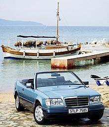 Mercedes-Benz E-Klasse Cabriolet der Baureihe 124. Die Cabriolets wurden von 1991 bis 1997 gebaut.